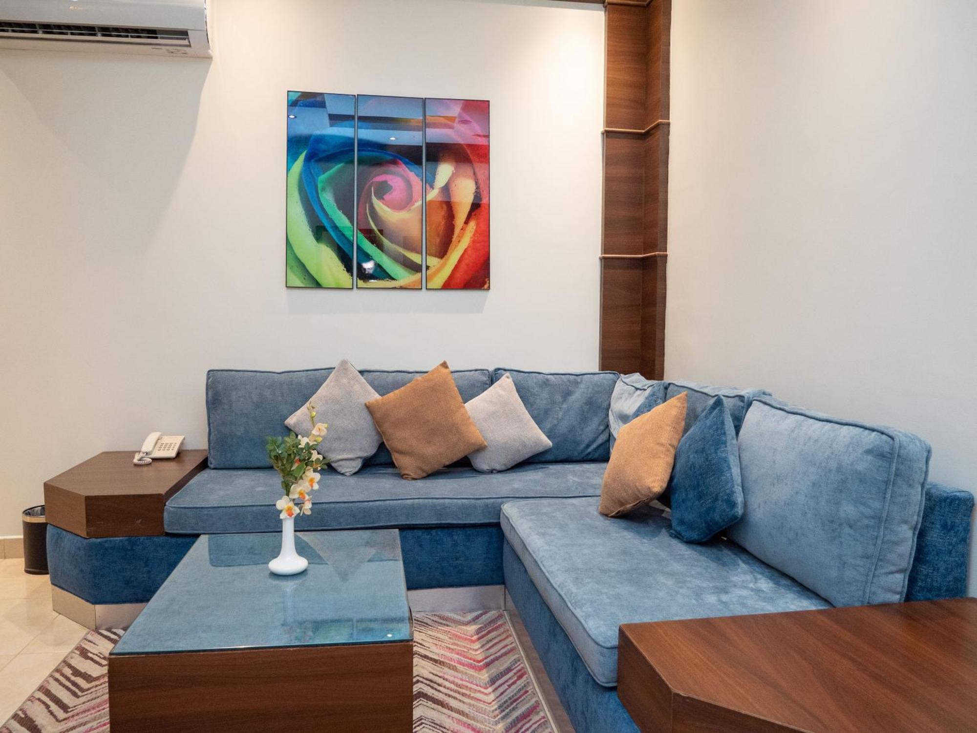 Innyar Hotel Riyad Extérieur photo